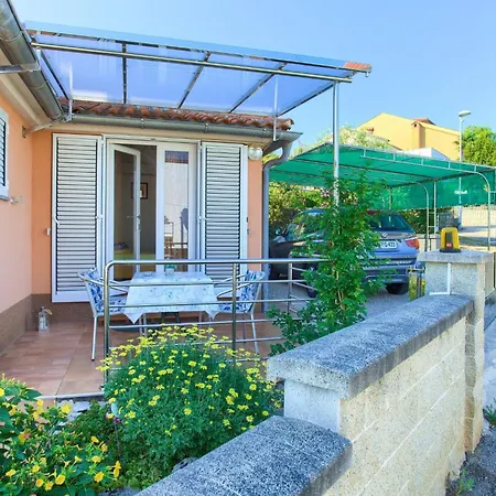 公寓 Studio-apartment Vjeko By Interhome